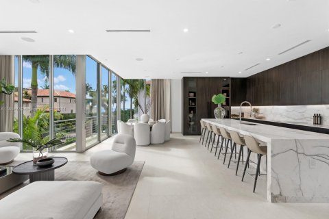 Casa en venta en Miami, Florida, 4 dormitorios, 340.02 m2 № 1356794 - foto 4