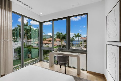 Casa en venta en Miami, Florida, 4 dormitorios, 340.02 m2 № 1356794 - foto 28