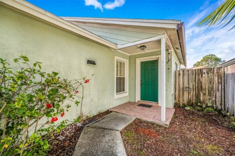 Villa ou maison à vendre à Brandon, Floride: 3 chambres, 130.99 m2 № 1108490 - photo 4