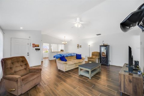 Casa en venta en Brandon, Florida, 3 dormitorios, 130.99 m2 № 1108490 - foto 23