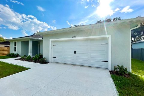 House in Edgewater, Florida 4 bedrooms, 188.78 sq.m. № 1372014 - photo 3