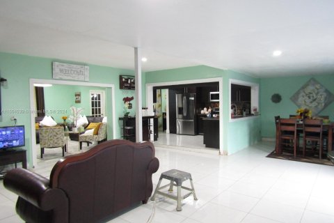 Casa en venta en Miramar, Florida, 3 dormitorios, 214.51 m2 № 1224090 - foto 5