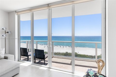 Copropriété à vendre à Miami Beach, Floride: 2 chambres, 122.63 m2 № 1224032 - photo 14