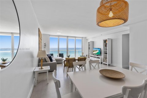 Copropriété à vendre à Miami Beach, Floride: 2 chambres, 122.63 m2 № 1224032 - photo 13