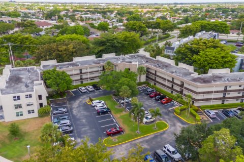 Condominio en venta en Tamarac, Florida, 1 dormitorio, 69.68 m2 № 1210343 - foto 7