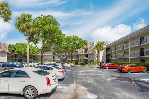 Condominio en venta en Tamarac, Florida, 1 dormitorio, 69.68 m2 № 1210343 - foto 2