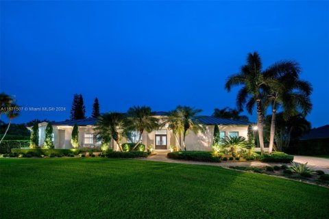 Casa en venta en Palmetto Bay, Florida, 6 dormitorios, 342.25 m2 № 1132394 - foto 1