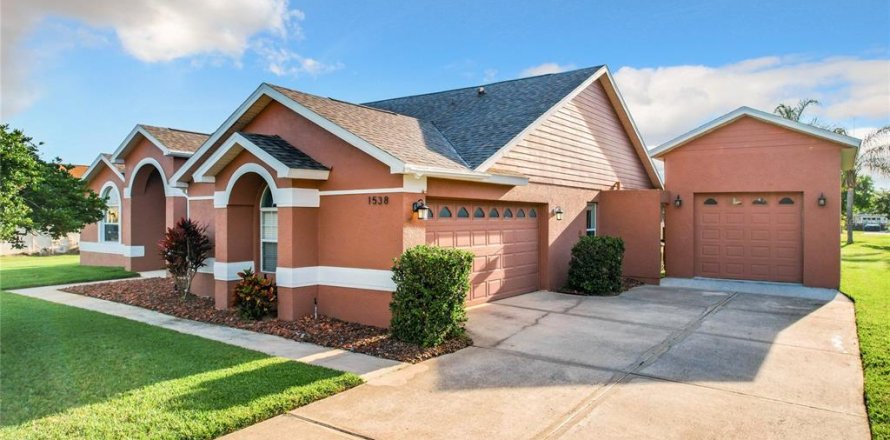 Villa ou maison à Kissimmee, Floride 4 chambres, 210.8 m2 № 1108413