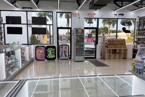 Propiedad comercial en venta en Miami, Florida № 1401482 - foto 7