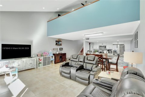 Townhouse in Miami, Florida 3 bedrooms, 147.9 sq.m. № 1401481 - photo 6