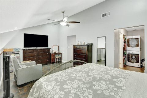 Townhouse in Miami, Florida 3 bedrooms, 147.9 sq.m. № 1401481 - photo 13