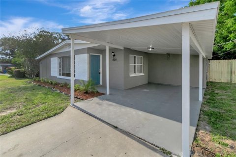 Villa ou maison à vendre à Brandon, Floride: 3 chambres, 123.93 m2 № 1148273 - photo 1