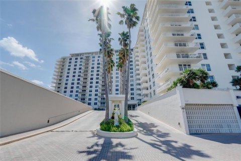 Copropriété à vendre à Fort Lauderdale, Floride: 2 chambres, 111.48 m2 № 1186549 - photo 28