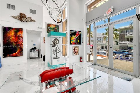 Propiedad comercial en venta en Miami Beach, Florida № 1225536 - foto 1