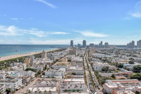 Propiedad comercial en venta en Miami Beach, Florida № 1225536 - foto 29