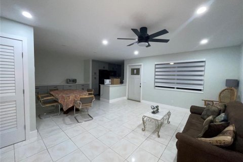 Copropriété à vendre à Hallandale Beach, Floride: 2 chambres, 92.9 m2 № 1173197 - photo 2