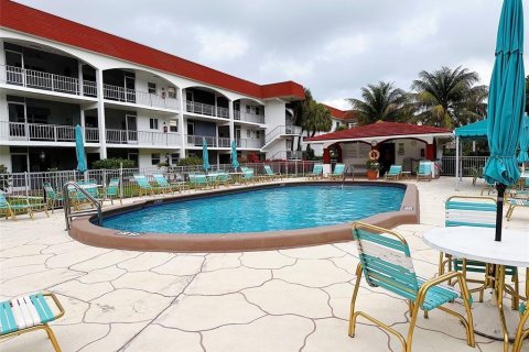 Condominio en venta en Hallandale Beach, Florida, 2 dormitorios, 92.9 m2 № 1173197 - foto 9