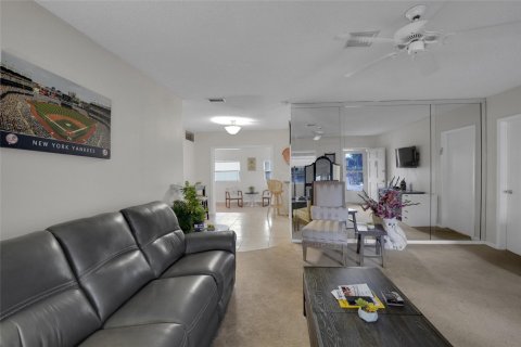 Villa ou maison à vendre à Deerfield Beach, Floride: 3 chambres, 114.46 m2 № 856080 - photo 10