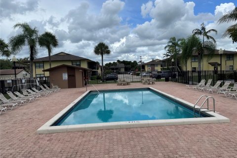 Condo in Sunrise, Florida, 2 bedrooms  № 1330261 - photo 12