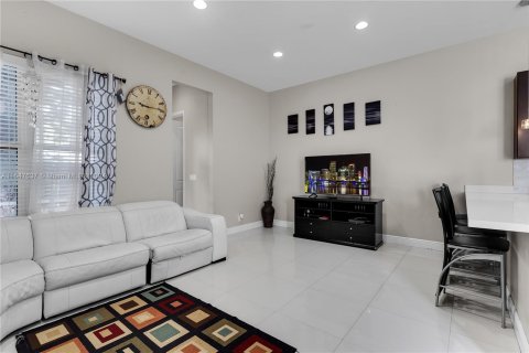 House in Fort Lauderdale, Florida 3 bedrooms, 248.51 sq.m. № 1330262 - photo 16