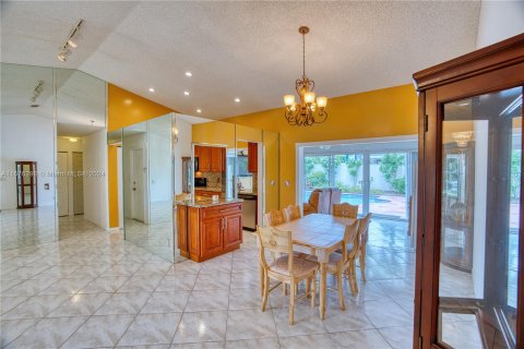 House in Boynton Beach, Florida 4 bedrooms, 143.81 sq.m. № 1401275 - photo 12