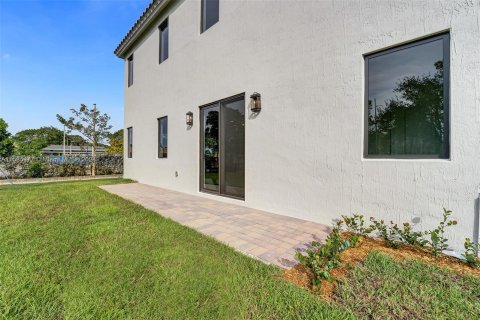 House in Davie, Florida 5 bedrooms, 212.47 sq.m. № 983867 - photo 14