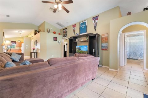 Villa ou maison à vendre à Kissimmee, Floride: 4 chambres, 166.39 m2 № 1258559 - photo 12