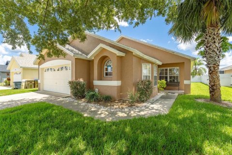 Villa ou maison à vendre à Kissimmee, Floride: 4 chambres, 166.39 m2 № 1258559 - photo 2