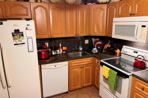 Condo in Lauderhill, Florida, 1 bedroom  № 1223192 - photo 16