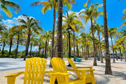 Condo in Fort Lauderdale, Florida, 1 bedroom  № 948931 - photo 1