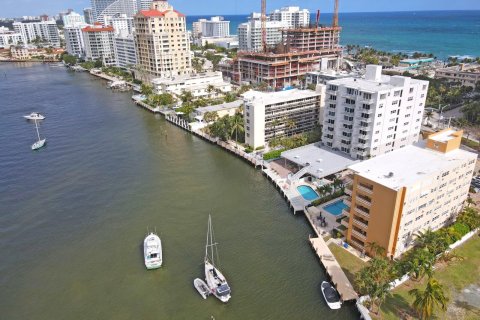 Condo in Fort Lauderdale, Florida, 1 bedroom  № 948931 - photo 14