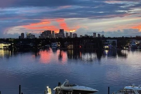 Condo in Fort Lauderdale, Florida, 1 bedroom  № 948931 - photo 2