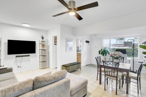 Condo in Fort Lauderdale, Florida, 1 bedroom  № 948931 - photo 13