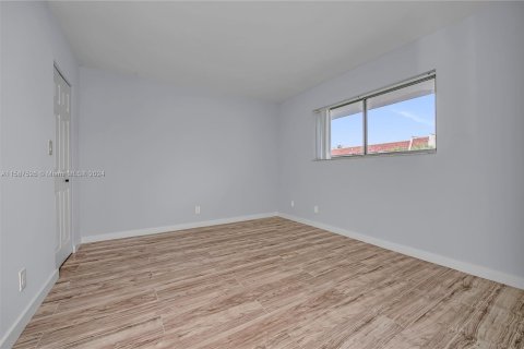 Condo in Lauderhill, Florida, 2 bedrooms  № 1177915 - photo 26