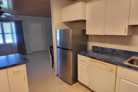 Immobilier commercial à louer à Fort Pierce, Floride: 2 chambres, 92.9 m2 № 909812 - photo 11