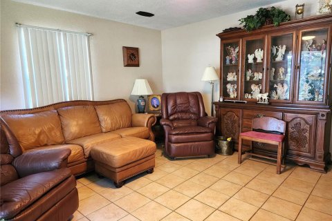 Casa en venta en Fort MC Coy, Florida, 2 dormitorios, 178.37 m2 № 1378163 - foto 3