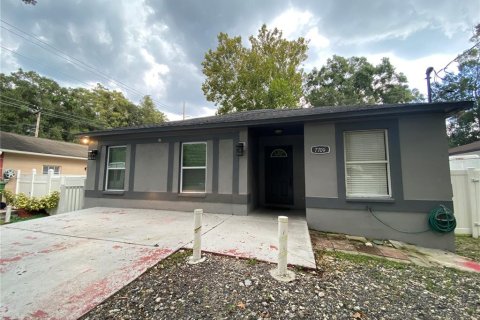 Casa en venta en Tampa, Florida, 4 dormitorios, 155.15 m2 № 1378125 - foto 1