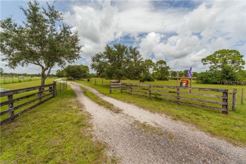 House in LaBelle, Florida 2 bedrooms, 83.05 sq.m. № 1349699 - photo 5