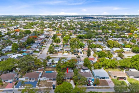 House in Fort Lauderdale, Florida 2 bedrooms, 93.65 sq.m. № 1222799 - photo 6