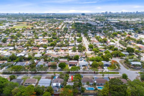 House in Fort Lauderdale, Florida 2 bedrooms, 93.65 sq.m. № 1222799 - photo 4