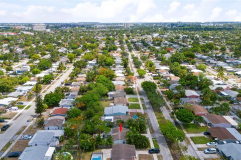 House in Fort Lauderdale, Florida 2 bedrooms, 93.65 sq.m. № 1222799 - photo 5