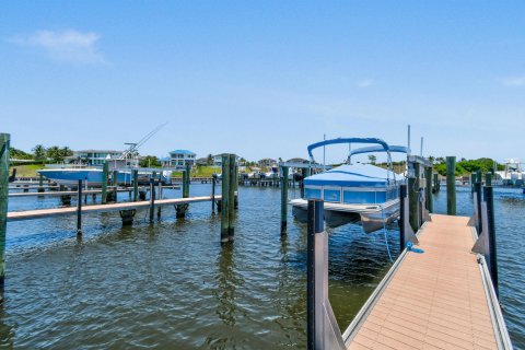 Villa ou maison à vendre à Jensen Beach, Floride: 4 chambres, 283.82 m2 № 1222802 - photo 16