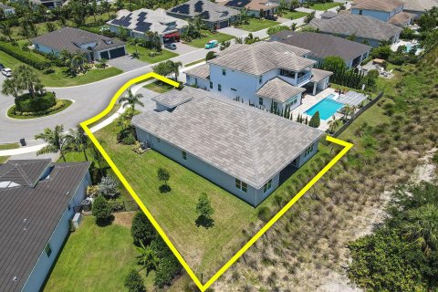 Casa en venta en Jensen Beach, Florida, 4 dormitorios, 283.82 m2 № 1222802 - foto 2