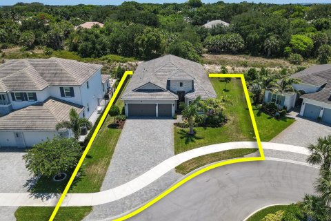 Villa ou maison à vendre à Jensen Beach, Floride: 4 chambres, 283.82 m2 № 1222802 - photo 13