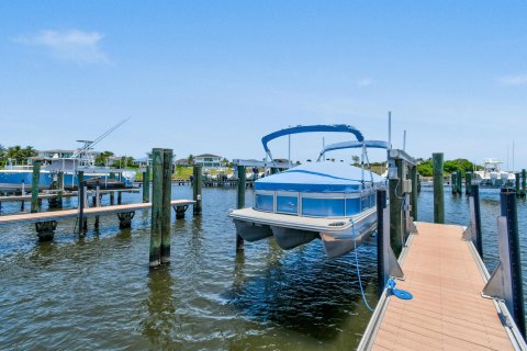 Villa ou maison à vendre à Jensen Beach, Floride: 4 chambres, 283.82 m2 № 1222802 - photo 15