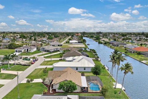 Casa en venta en Cape Coral, Florida, 3 dormitorios, 168.9 m2 № 1107968 - foto 11