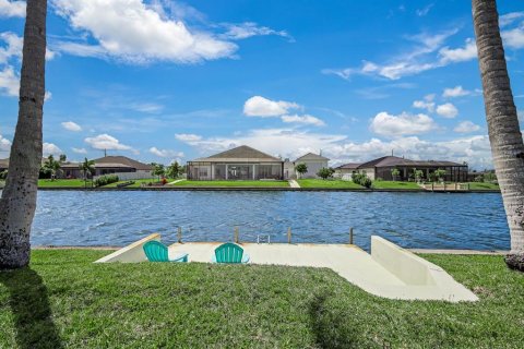 Casa en venta en Cape Coral, Florida, 3 dormitorios, 168.9 m2 № 1107968 - foto 16