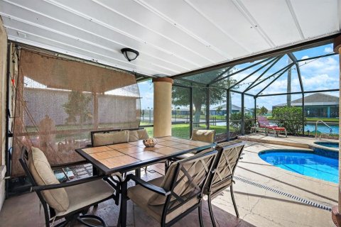 Casa en venta en Cape Coral, Florida, 3 dormitorios, 168.9 m2 № 1107968 - foto 5