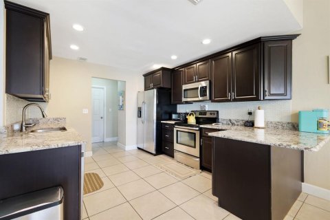 Casa en venta en Cape Coral, Florida, 3 dormitorios, 168.9 m2 № 1107968 - foto 14