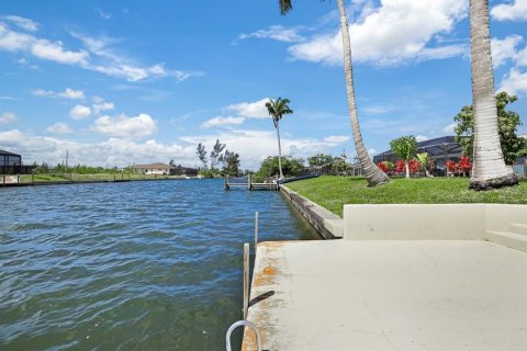 Casa en venta en Cape Coral, Florida, 3 dormitorios, 168.9 m2 № 1107968 - foto 7